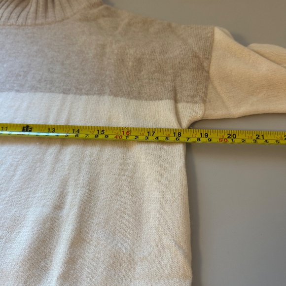 Ann Taylor Colorblock Turtleck 100% Cashmere Sweater | Size XS - Picture 6 of 7